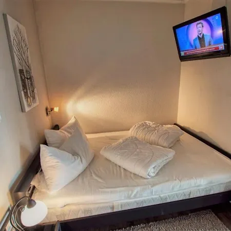 - Haus A, App 0a0408