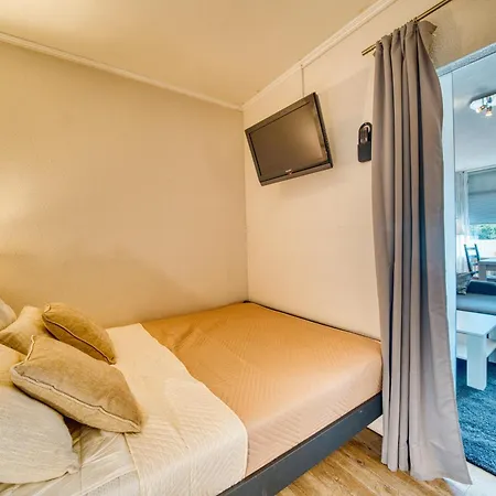 - Haus A, App 0a0408 하일리겐하펜